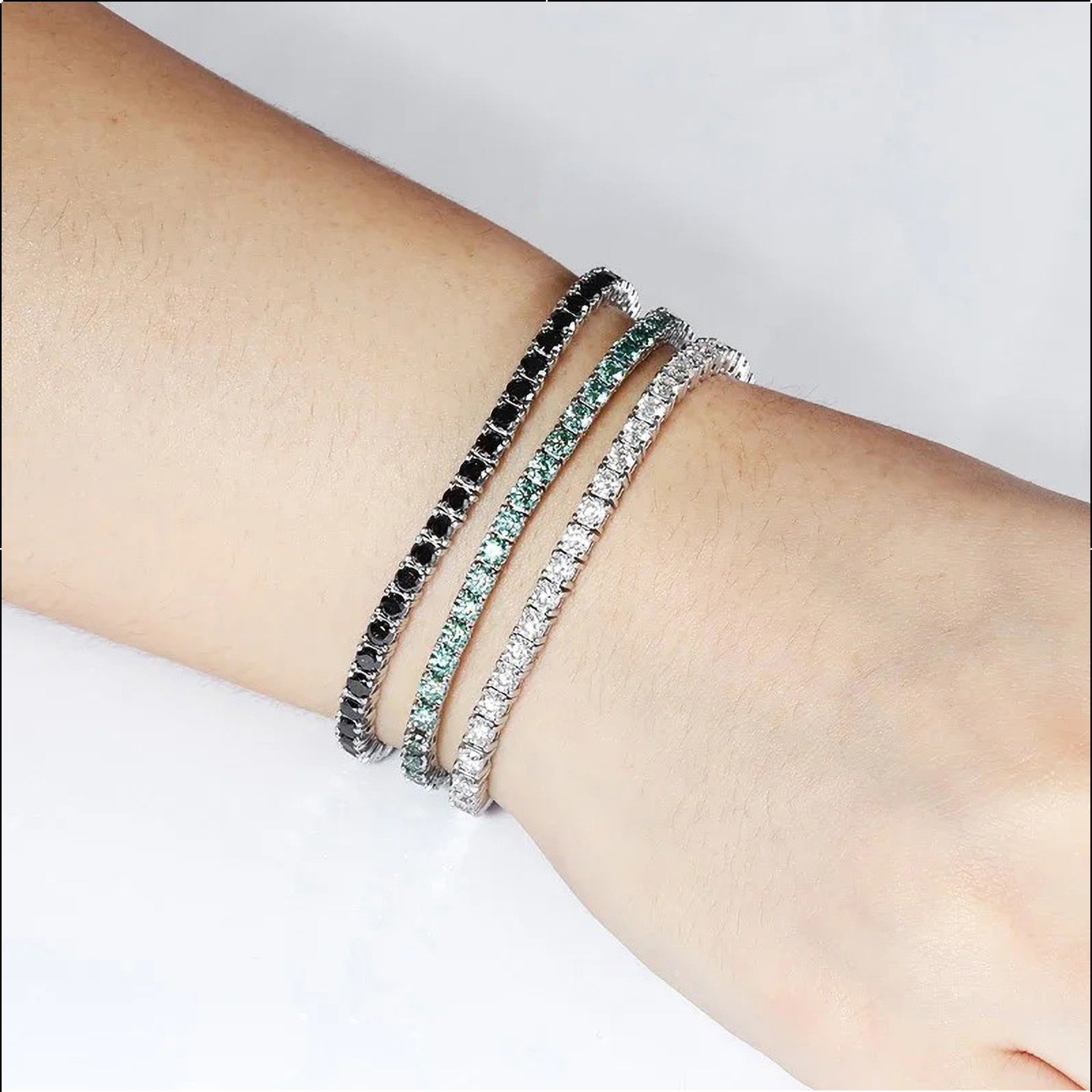 Classic VVS1 Moissanite Round-Cut Tennis Bracelet in 925 Sterling Silver (Passes Diamond Test)