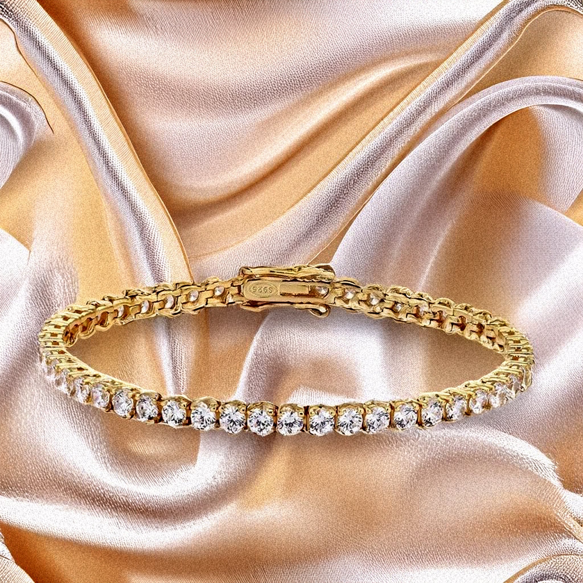 VVS1 Moissanite Tennis Bracelet in 18k Gold Plated 925 Silver | Certified Sparkling Stones